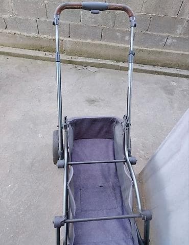 bunde za decu: Prodajem nemačka kolica za blizance/dvoje dece različitog uzrasta 0+ — 6