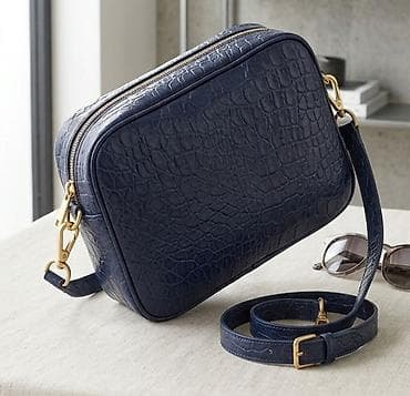 Kožna ženska crossbody torba – tamnoplava, efekt krokodilske teksture