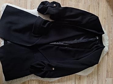 sako sa sljokicama zara: Zara crni sako, ima belu fleku na jednom ramenu i jednu sitnu fleku — 4