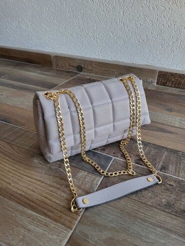 torbe heklane: Cena torbi 2600
cena novcanika 2200
cena kaisa 2200
Porez — 14