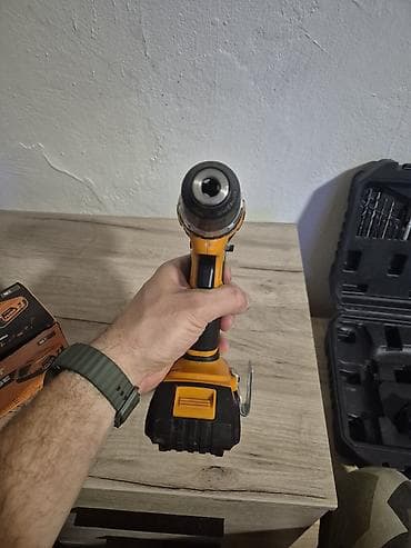 polovne elektricne testere: Villager FUSE 18V akumulatorska bušilica/odvijač (model VLL 3220) sa — 5