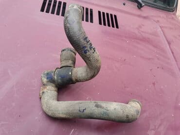 univerzalni termostat za auto: Termostat sa crevima Lada 2121 Niva br.3. Polovno, očuvano. Skinuto sa — 3