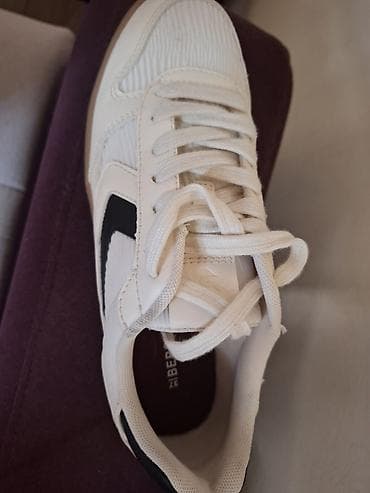 liu jo patike office shoes: Patike za svakodnevnu upotrebu – bele sa crnim detaljima - Niski — 2