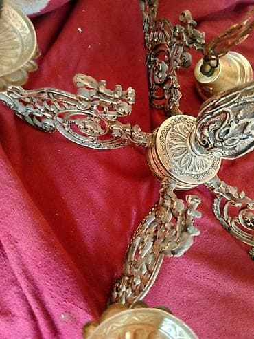 trimer sa tockovima: Antikni višekraki luster od livene mesingane/brončane legure, bogato — 5