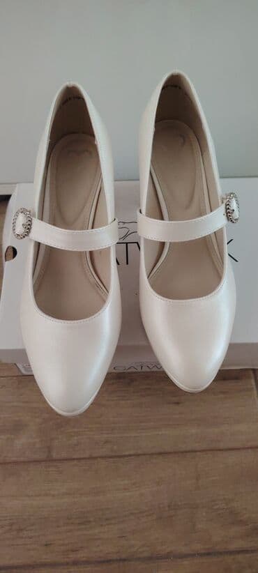 rll kais: Pumps, Catwalk, 41 — 3