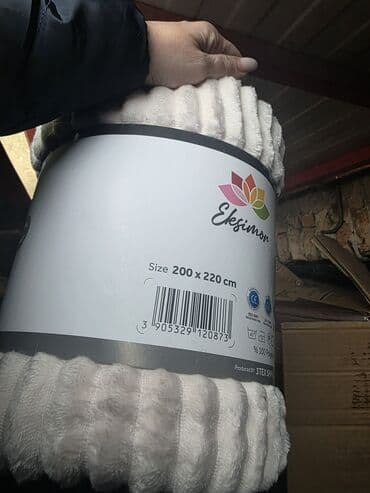 versace crystal noir 50ml cena: Prelepi ćebići 200x220 Odmah dostupno Po par komada Cena samo 2000 — 5