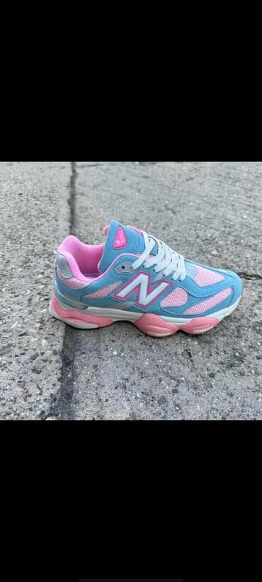 Women's Sneakers and athletic shoes: 38 — 1