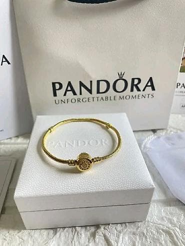 pandora me narukvica: Pandora narukvica Vel:21cm Cena:2200din (Samo narukvica bez — 2