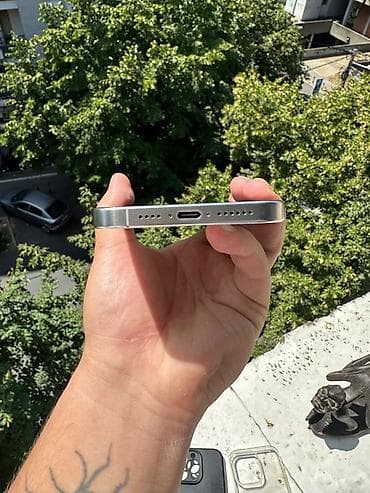 iphone 155: Apple iPhone 15 Pro – titanijumsko kućište, USB‑C - Model: iPhone 15 — 3