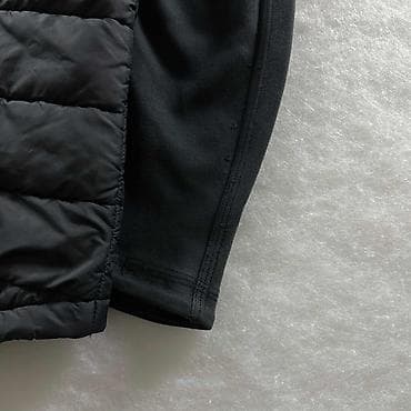 zara men jackets: Nike muška jakna s kapuljačom – crna - Model: lagano postavljena — 4