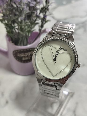 GUESS ženski ručni sat – elegantan i ženstven dizajn - Kućište i na lalafo.rs GUESS ženski ručni sat – elegantan i ženstven dizajn - Kućište i