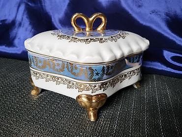 Satula Titov Veles Jugoporcelan iz 70ih. Satula na lalafo.rs Satula Titov Veles Jugoporcelan iz 70ih. Satula