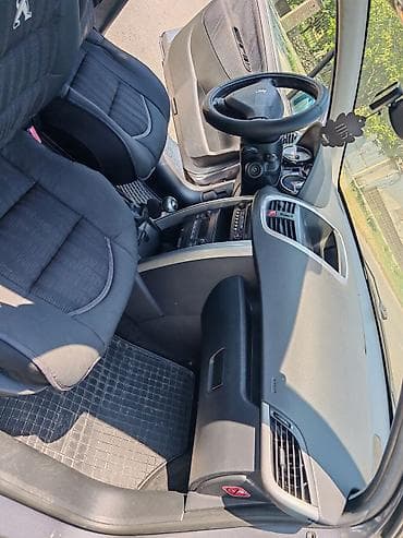 polovni delovi za mercedes: Peugeot 207 – hečbek, benzin (model sa prednjom maskom sa lavom i — 9