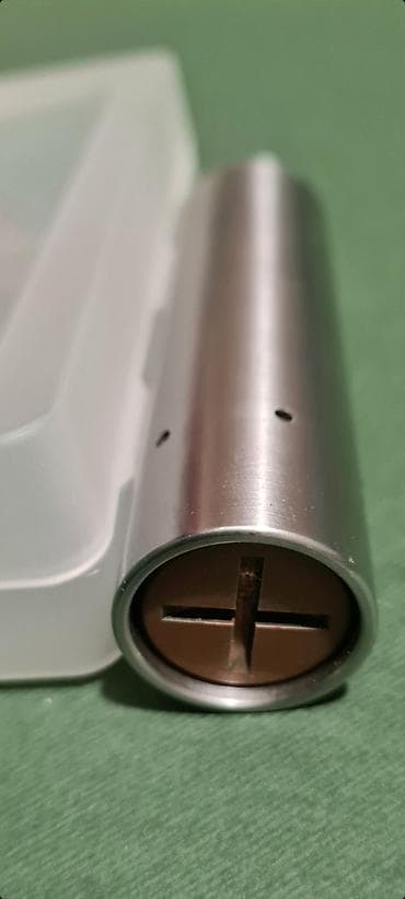 prodajem sat: * Na prodaju sa postavljenih slika set od tri paketa koji sadrže — 3