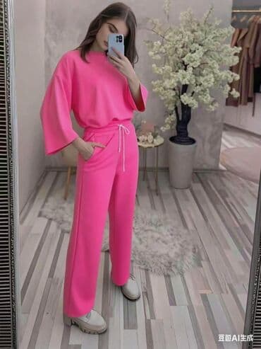 kompleti za žene: Kompleti
Cena 3600
Uni vel.
V30 — 2