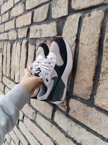 patike 32: Nike Air Max patike za dečake, broj 37,5. - Model sa Nike Air — 1