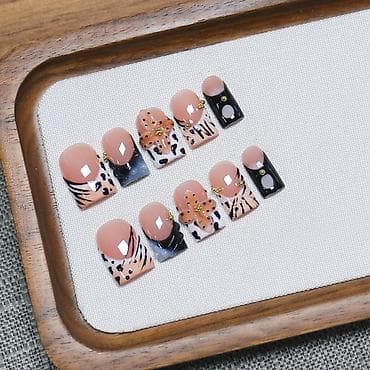 set za negu noktiju: Set presovanih noktiju – dizajn u nude/black stilu sa animal print — 3