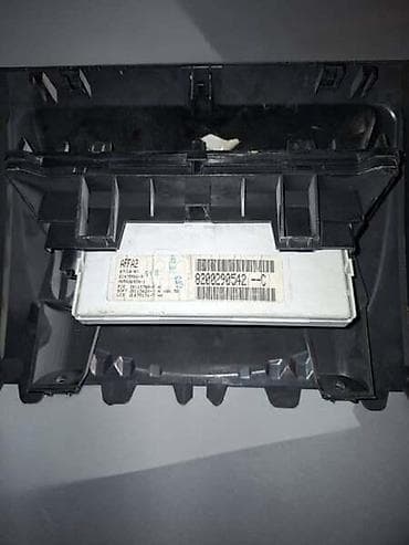 Instrument table: DISPLEJ NA TABLI 2007 ZA RENAULT MEGANE | Original ispravan displej — 2