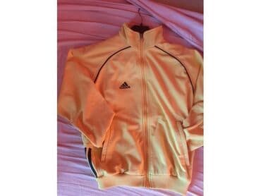 Adidas, Okrugli izrez — 4