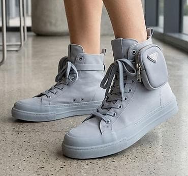 patike sa sljokicama: Sive visoke patike sa vezivanjem i dodatnom mini torbicom na članku — 1
