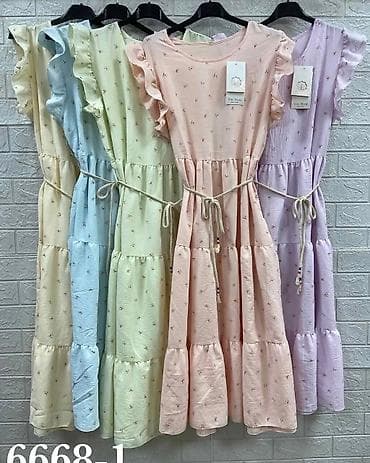 Letnja haljina sa volan rukavima i pojasom na vezivanje - Model