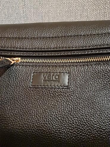 beli kais mona: Crna kožna tašna “vera handmade” sa zlatnim detaljima - Materijal — 4