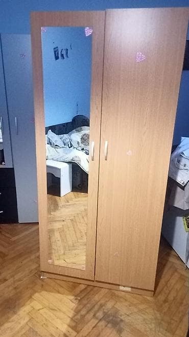 sterilizator za flasice: Dvoslojni garderober sa ogledalom - Dimenzije: visina 180 cm, širina — 4