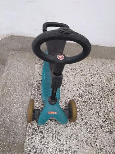 roleri sa tri tocka: Trotinet Micro,Switzerland sa tri tocka – dva napred i jedan pozadi,sa — 2