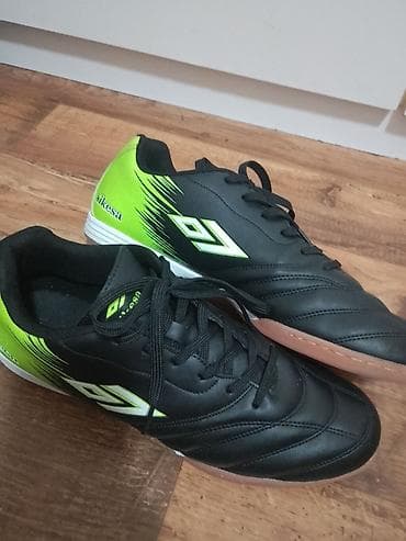 chanel patike zenske: Patike za fudbal broj 42 su u odlicnom stanju sa veoma sitnim — 5