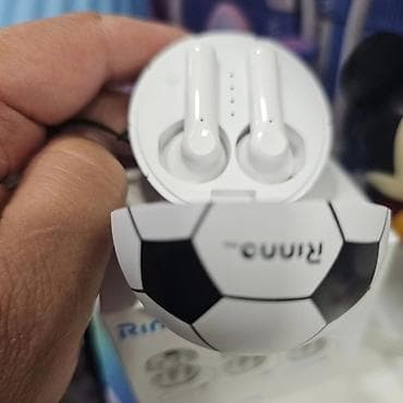 Bežične slušalice dizajnirane u obliku fudbalske lopte.  Model: Rinno — 7