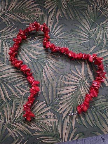 lančići: Ogrlica od crvenih koralnih perli (čips oblik) - Materijal: komadići — 1