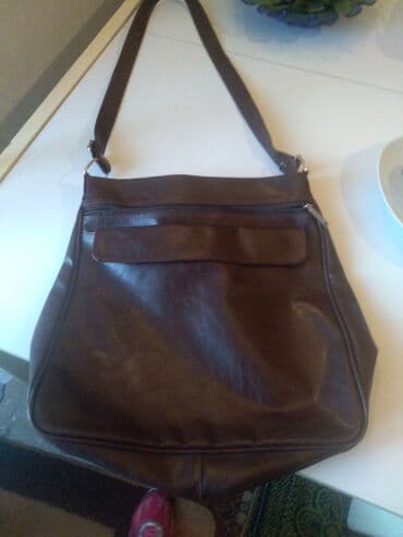 replay maslinasta torba: Shoulder bag, Bershka, Material: Patent leather — 1