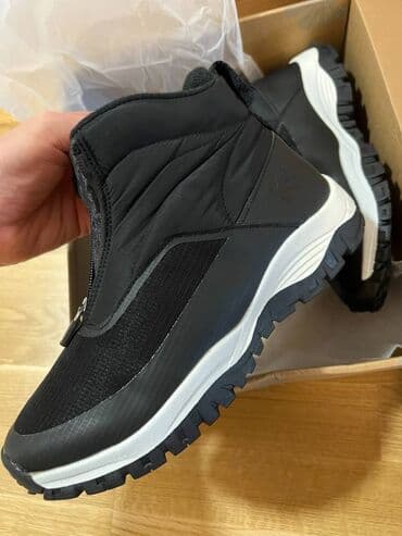 Women's Sneakers and athletic shoes: 40 — 2