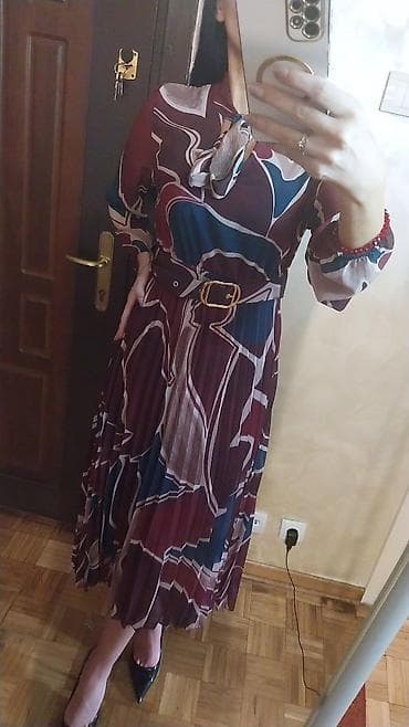 Haljina za S do L - Dugi rukavi sa lagano elastičnim manžetnama - na lalafo.rs Haljina za S do L - Dugi rukavi sa lagano elastičnim manžetnama -