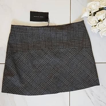 Zara suknja nova 
Vel. L