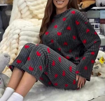 ps bele pantalone: Ženske plišane pidžame – dvodelni set Gs - Materijal: mekan, topao i — 4