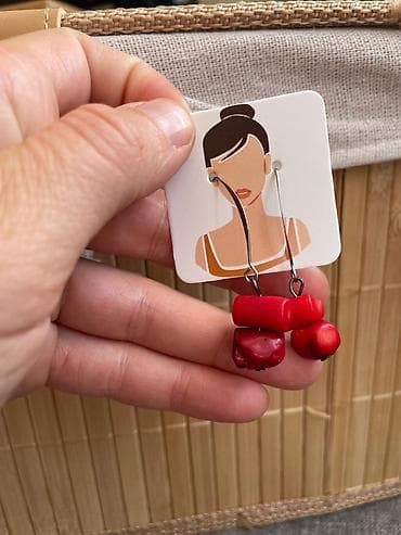 medicinske minduse: Naušnice s crvenim koralom – viseći model - Materijal — 2