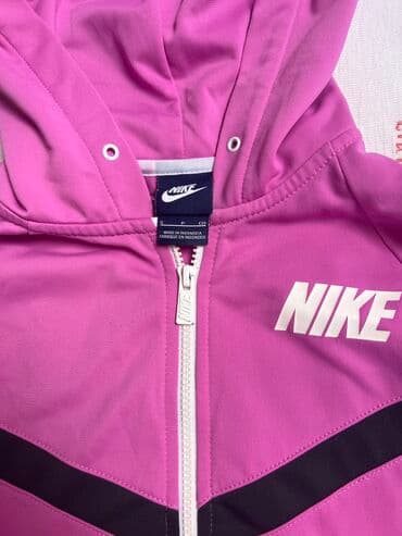 crop top h m: Nike dukserica, dobro očuvana, prijatna za nošenje, topla, veličina — 2