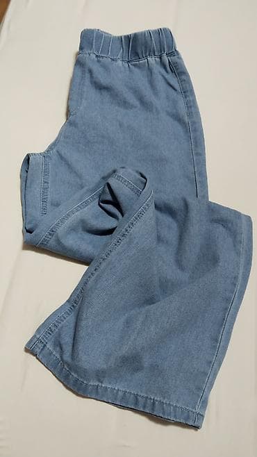 halji e: Plave široke pantalone od laganog teksasa - Model: široke nogavice — 2