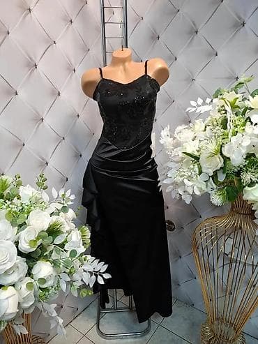 Elegantna crna večernja haljina na bretele - Gornji deo: uski korzet