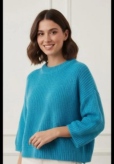 Ženski džemper, tirkizno-plave boje. - Kroj: opušten, blago boxy