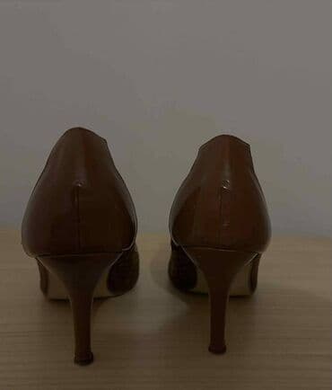 broj cipela po godinama: Salonke, 38 — 5