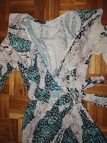 leopard kais: Duga haljina na preklop sa kaišem, print zmijske kože u zeleno-crnim — 4
