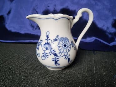 oprema za krevetac: Nov,vintaz bokal za mleko,original cvibl mustra. Nov porcelanski — 1