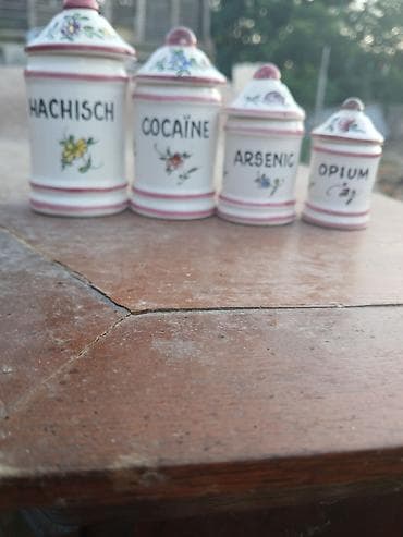 Set dekorativnih apotekarskih teglica od porcelana – 4 kom - na lalafo.rs Set dekorativnih apotekarskih teglica od porcelana – 4 kom -