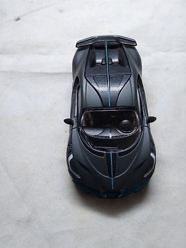 Ostali predmeti za umetnost i kolekcionarstvo: Rastar Bugatti Divo, China, ocuvan — 2