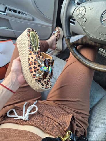 grubin papuce sa sljokicama: Fashion slippers, 40 — 1
