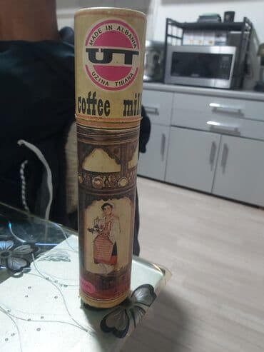 aparat za pastu: Stari mlin za kafu sa ruckicom,ispravan,stanje kao na slikama,licno — 4