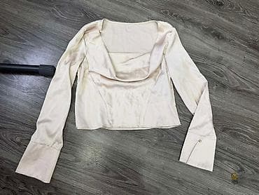 Nova elegantna Shein bluza, materijal kao saten, prelepe šampanj na lalafo.rs Nova elegantna Shein bluza, materijal kao saten, prelepe šampanj