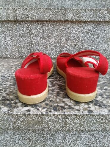 c a kombinezoni: Sandals, 38 — 3
